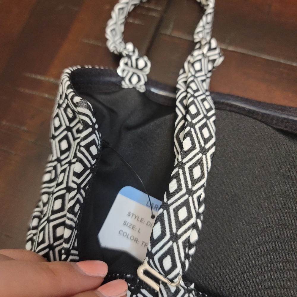 NWT DKNY converting one piece. - Picture 5 of 6